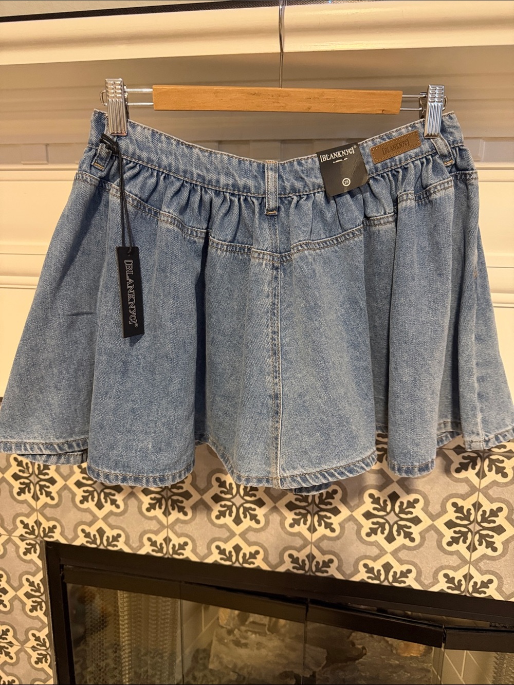 Anthropologie Blank NYC denim flare pleat mini skirt in light wash size 28 - Picture 3 of 7